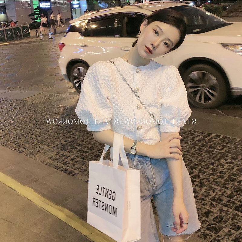 Xiaoxiangfeng French short puff sleeve short-sleeved white top women's summer short-sleeved shirt Hong Kong style design sense niche