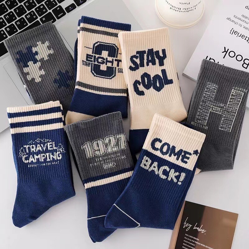Men's Long Socks for Autumn and Winter, Trendy American Retro Student Sports Basketball Socks with Letters, Couple Mid-Calf Socks