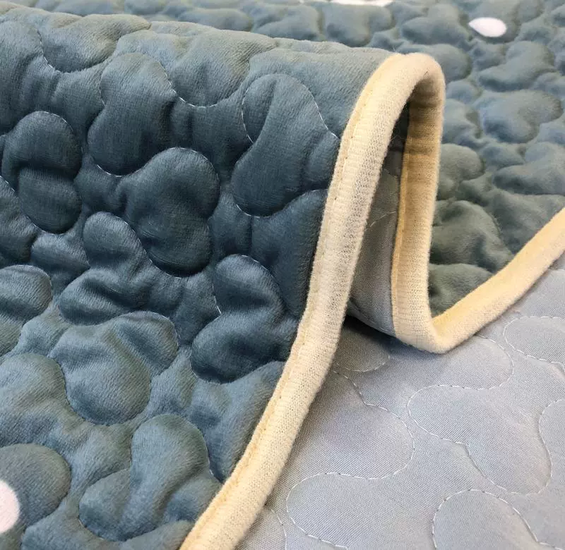 Tùy chỉnh pha lê nhung trải giường mảnh quilted đệm che chống chiếu lớn kang bìa kang duy nhất d quilted dày tấm danh sách - Trải giường