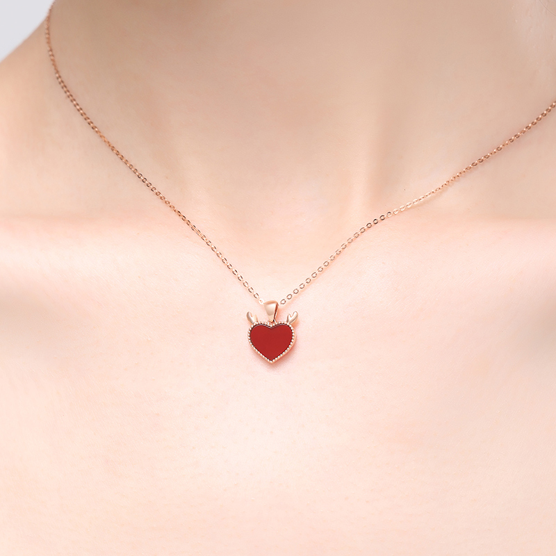 A deer has your little red heart necklace female sterling silver niche design sense clavicle chain pendant birthday gift to girlfriend