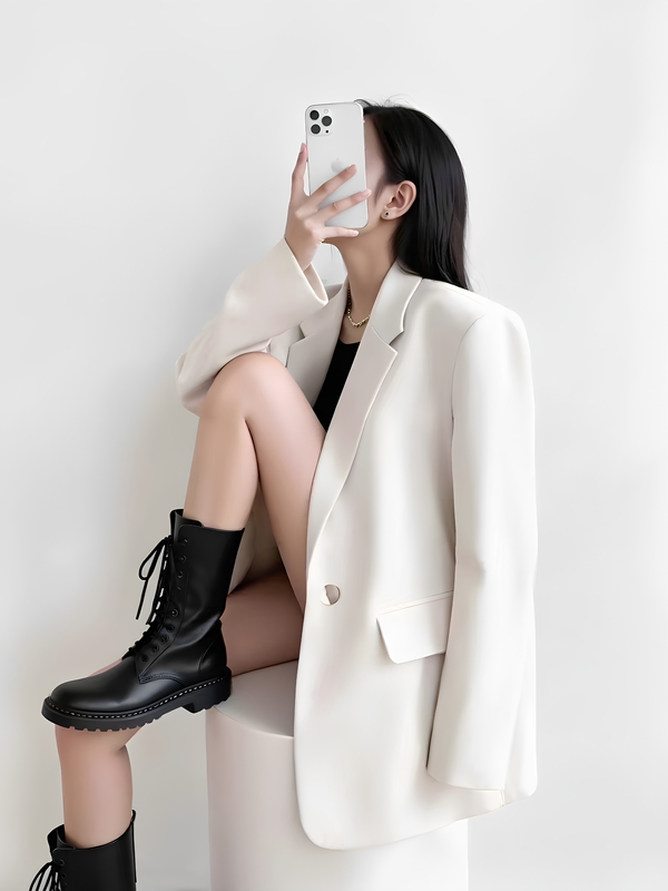White Blazer, Light Luxury Women's Summer New Style, High-End and Elegant, Metal Buckle, Fully Lined, Loose-Fitting Suit Jacket White Blazer, Light Luxury Women's Summer New Style, High-End and Elegant, Metal Buckle, Fully Lined, Loose-Fitting Suit Jacket