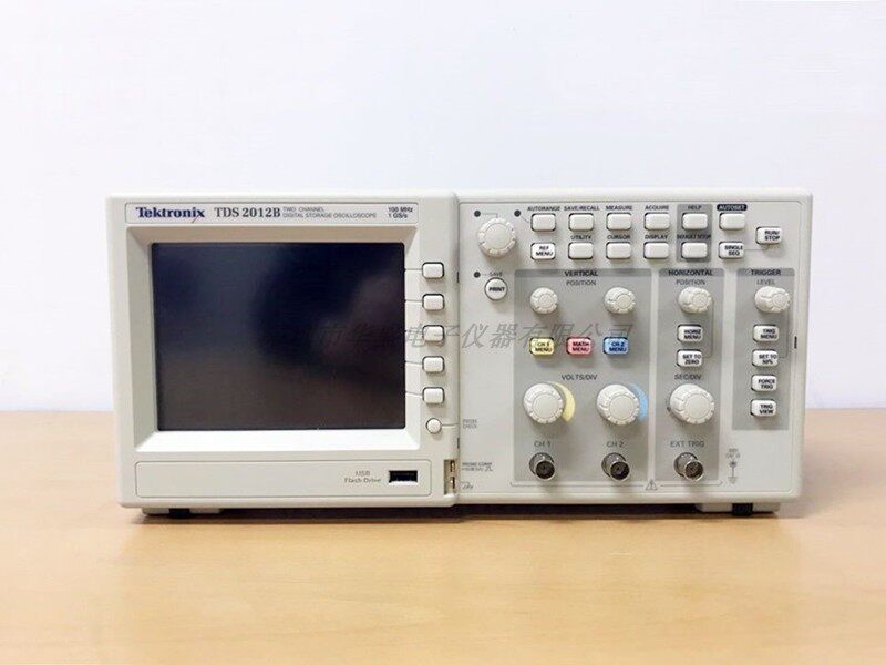 TekTektronix TDS2004B digital storage oscilloscope for digital storage