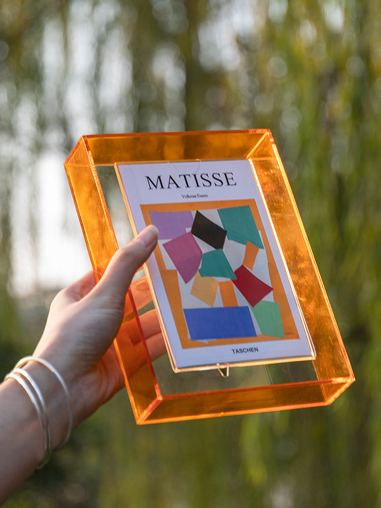 Dazzling Acrylic Transparent Suspension Magnetic Photo Frame Swing Table 6 Inch 8 Inch Bedroom Living Room Book Room Brief Light And Luxurious Picture Frame