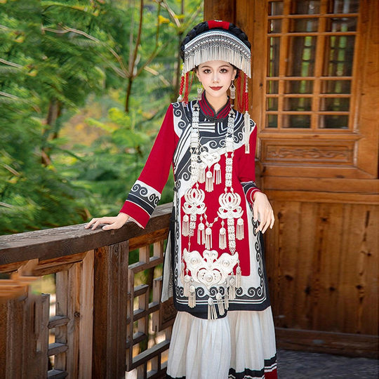Yi Ethnic Clothing, Ethnic Style Suit, New Style, Minority Miao and Hui Girls' Travel Photography, Red Dance Costume, Retro
