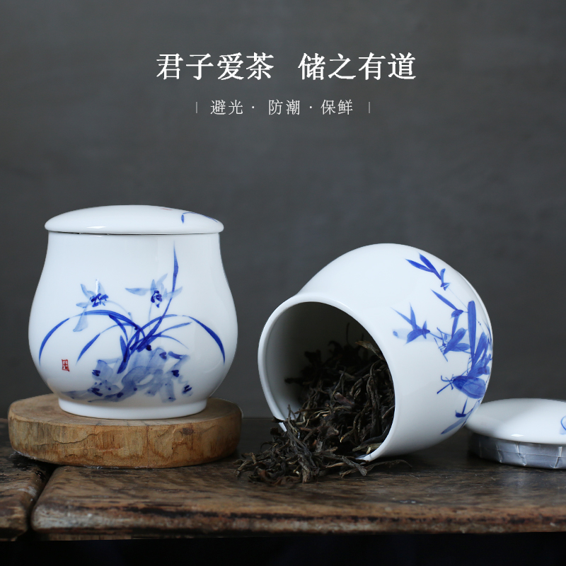 Jingdezhen up fire caddy fixings ceramic seal pot which is hand draw large stock of blue and white porcelain tea containers of household