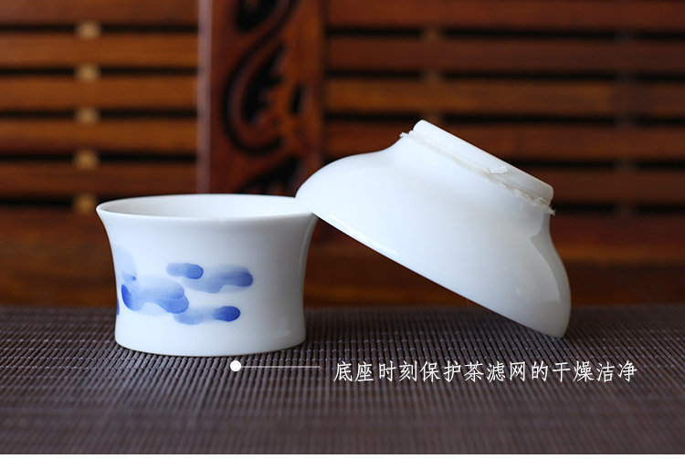 Jingdezhen up the fire which is hand made blue and white porcelain ceramic tea tea tea accessories filter separator filter is good