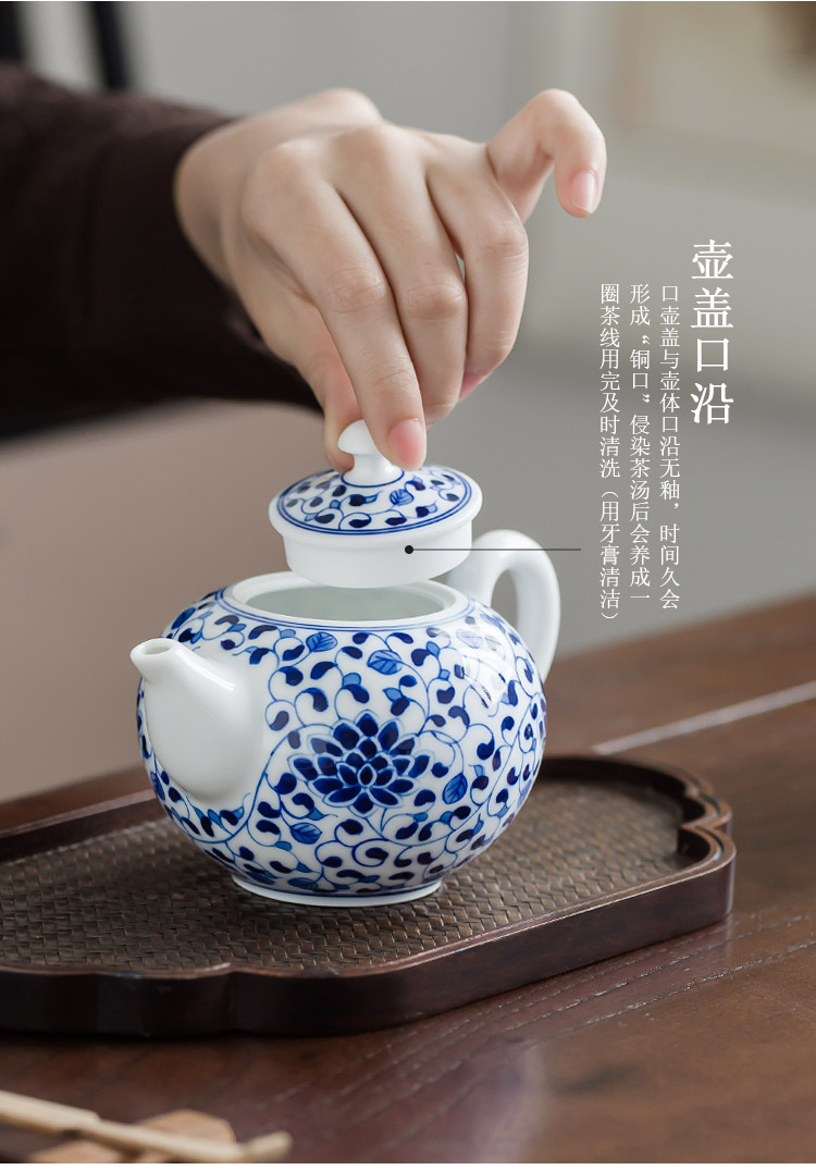 Jingdezhen up the fire which is blue and white porcelain pot small single pot of hand - made of lotus flower ceramic kung fu tea set home