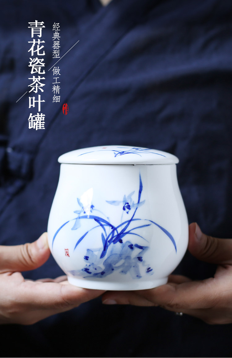 Jingdezhen up fire caddy fixings ceramic seal pot which is hand draw large stock of blue and white porcelain tea containers of household