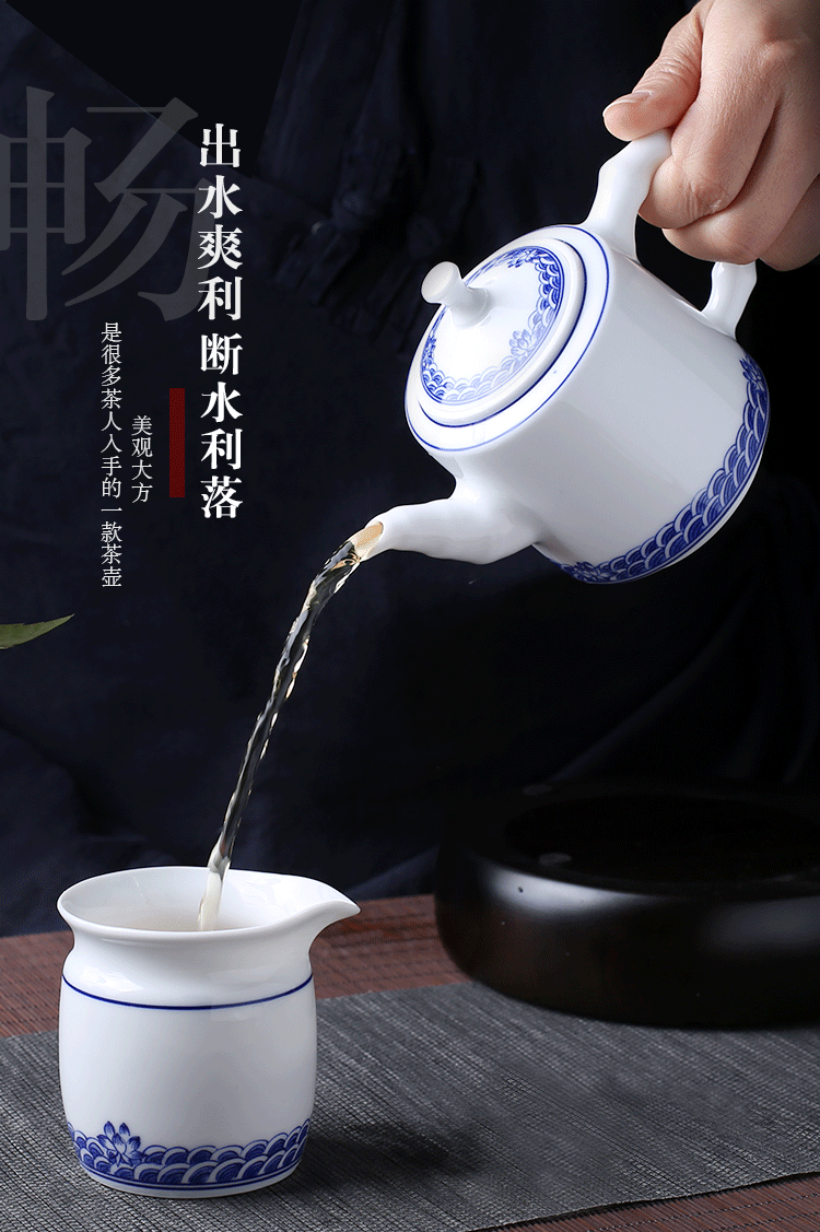 Jingdezhen up the fire which hand blue and white porcelain ceramic teapot teacup Chinese kung fu tea mercifully water pot