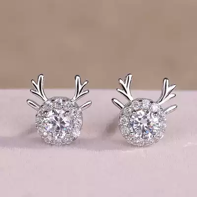 A deer has your 925 sterling silver ear needle female Korean simple small 2019 New Tide earrings birthday gift girlfriend