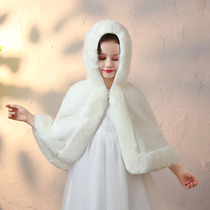 Childrens cloak cape with thickened warm autumn and winter girl Princess Han version plush baby out of the cape and hat jacket