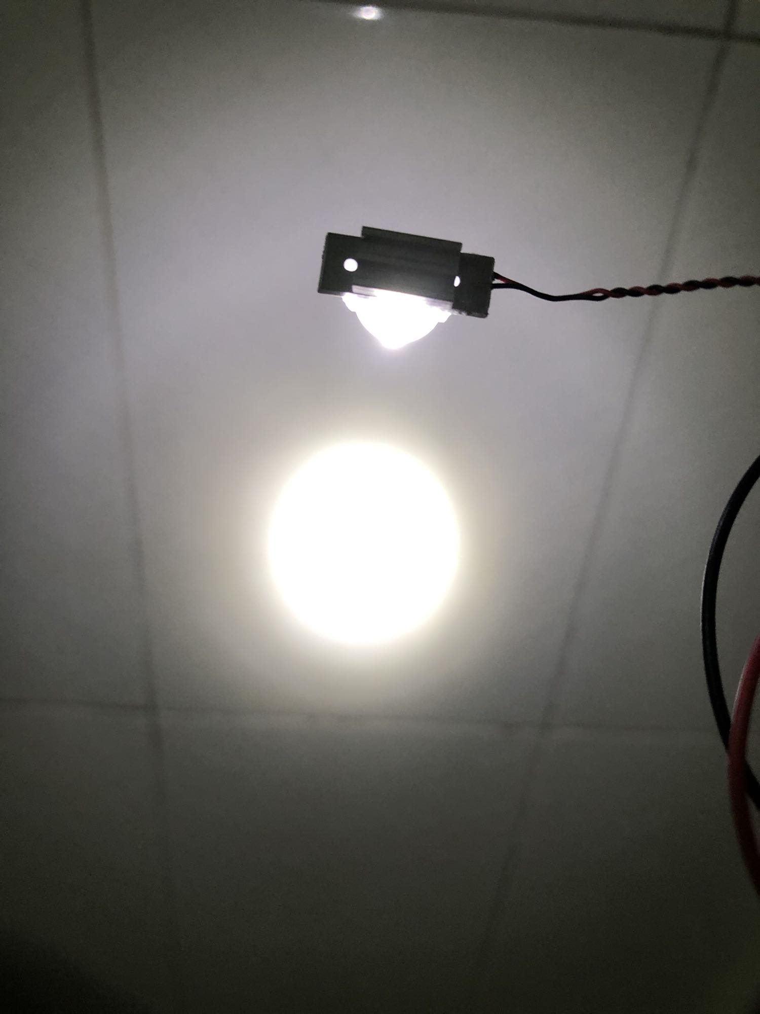 Ultra-bright LED light with base plate aluminum alloy heat dissipation 3 shapes DIY night light flashlight light brand new