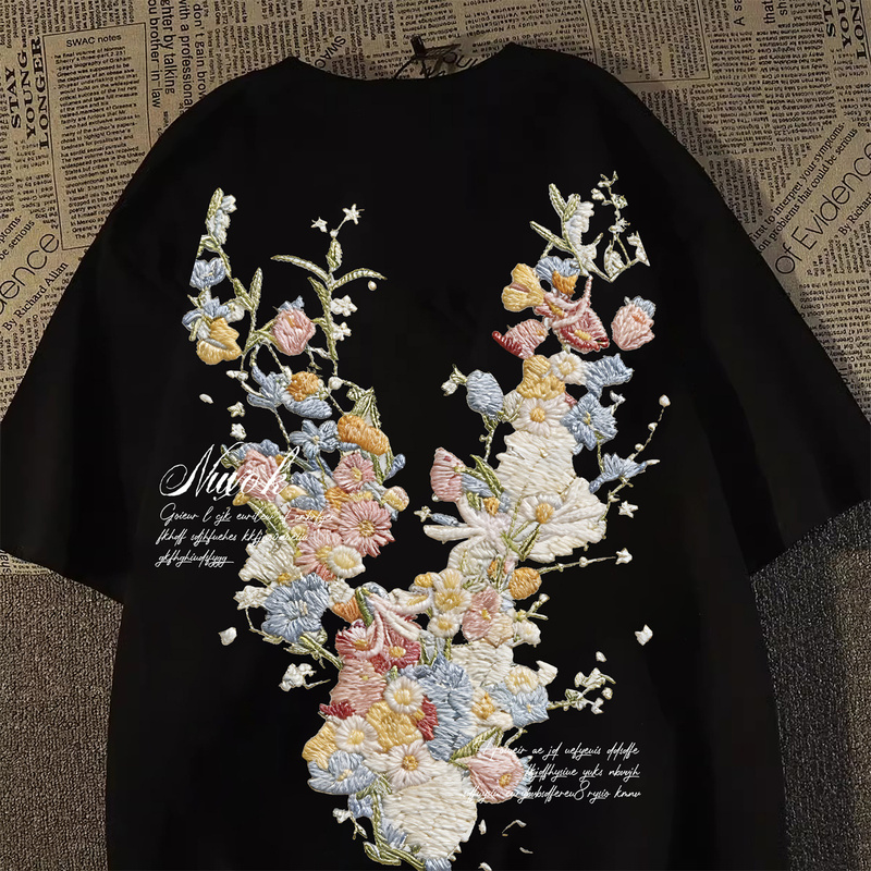 Retro Floral Imitation Embroider Printed Short-Sleeved T-Shirt for Men and Women 2026 New Loose Cotton Round Neck Couple Tops Retro Floral Imitation Embroider Printed Short-Sleeved T-Shirt for Men and Women 2026 New Loose Cotton Round Neck Couple Tops