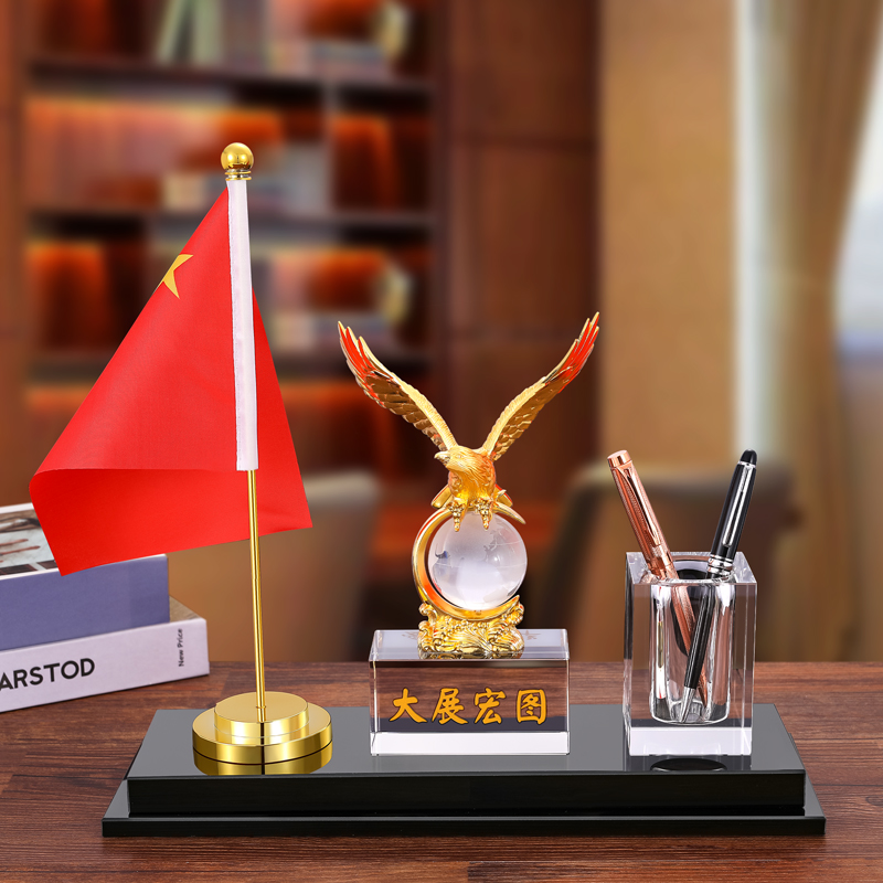 High-end boss office decoration ornaments floating flag golden light five-star flag party flag national flag desktop small red flag table crystal drill pen holder set large size ornaments