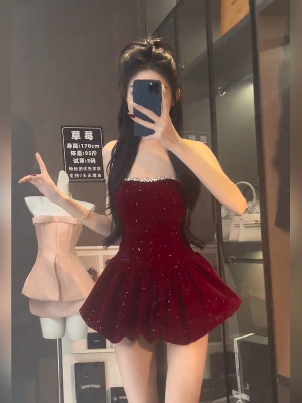 Red Heavy-Duty Tube Top Dress for Slightly Plump Women, Sweet and Spicy Style, Waist-Cinching Short Skirt, Versatile Tube Top Birthday Dress Red Heavy-Duty Tube Top Dress for Slightly Plump Women, Sweet and Spicy Style, Waist-Cinching Short Skirt, Versatile Tube Top Birthday Dress