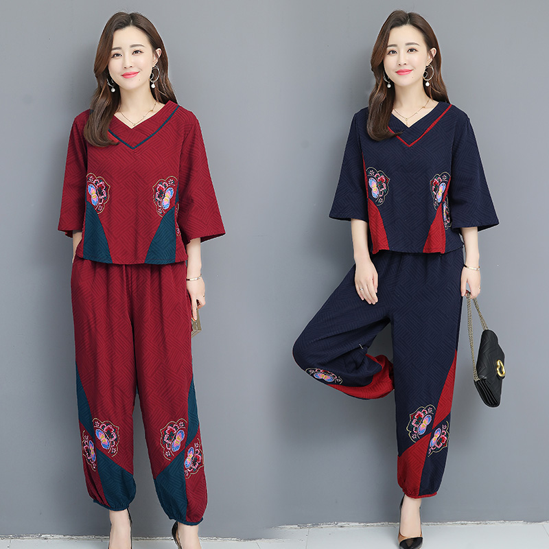 Large size Chinese style Tang suit suit woman retro national wind embroidery jacquard cotton linen jacket wide leg pants linen two pieces