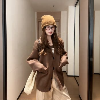 Khaki v-neck long-sleeved hooded design knitted sweater women's autumn and winter stunning temperament commuter style layered coat