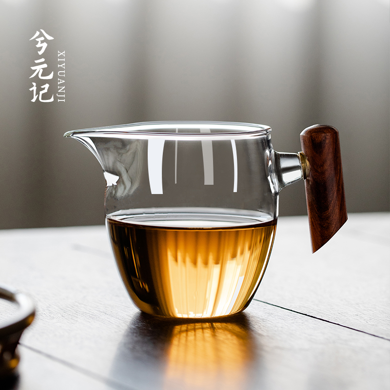 Wood handle fair cup thickened glass heat resistant tea filter Gongcup anti-burn power tea furniture accessories tea sea sub-tea machine-Taobao