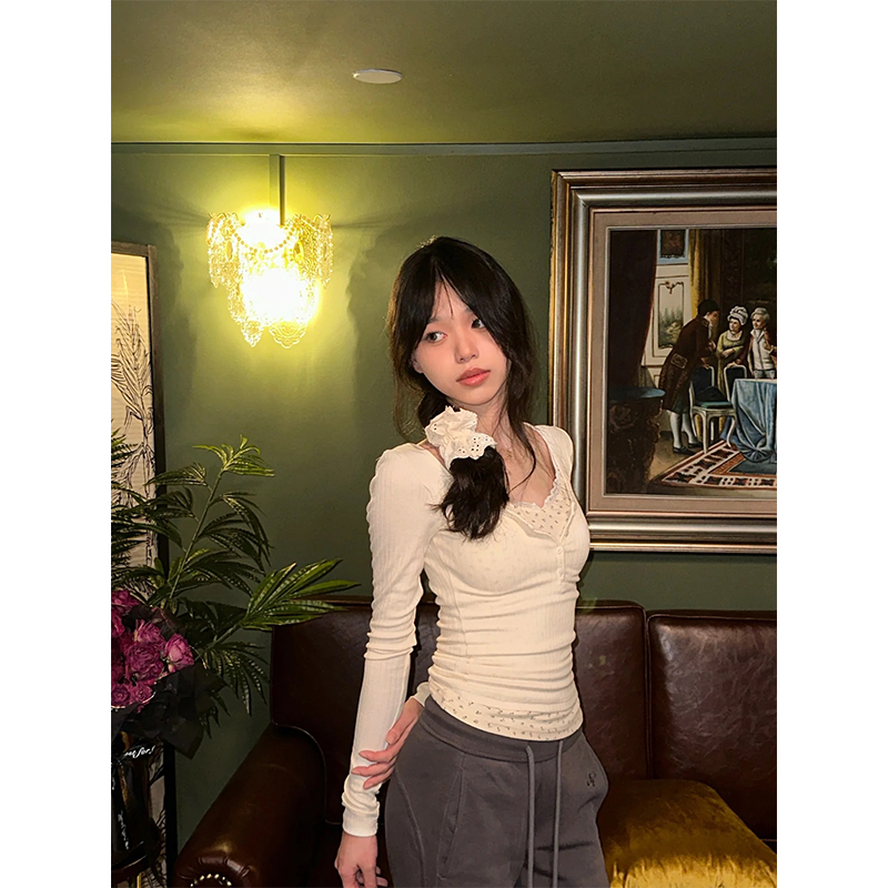 Well behaved and sweet girl ~ fake two pieces of gentle and broken flowers inside a bottom-knit sweatshirt pure desire to repair the waist and long sleeves blouses woman-Taobao