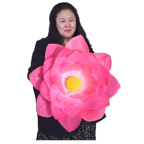 Holding dancing lotus in hand dance performance props holding lotus in hand to pray and make wishes Lotus Buddha offers lotus