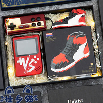 Valentines Day gifts to send boyfriends birthday creative high-end luxury long-distance love lovers romantic and practical students