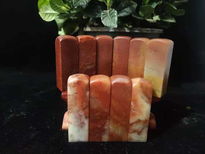 Shoushanshi Zhejiang Redstone 2 * 2 * 6 round head idle chapter specifications Zhangjinshi seal engraving and calligraphy and calligraphy collection