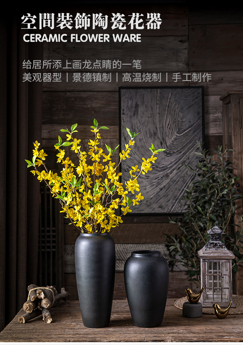 Manual coarse pottery vases black Japanese flower implement small flow ceramic zen desktop furnishing articles household dry flower restoring ancient ways