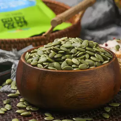 Light salt cooked shellless pumpkin seed seed seed seed seed seed kernel Shell Shell 500g nut Snow Cake raw material