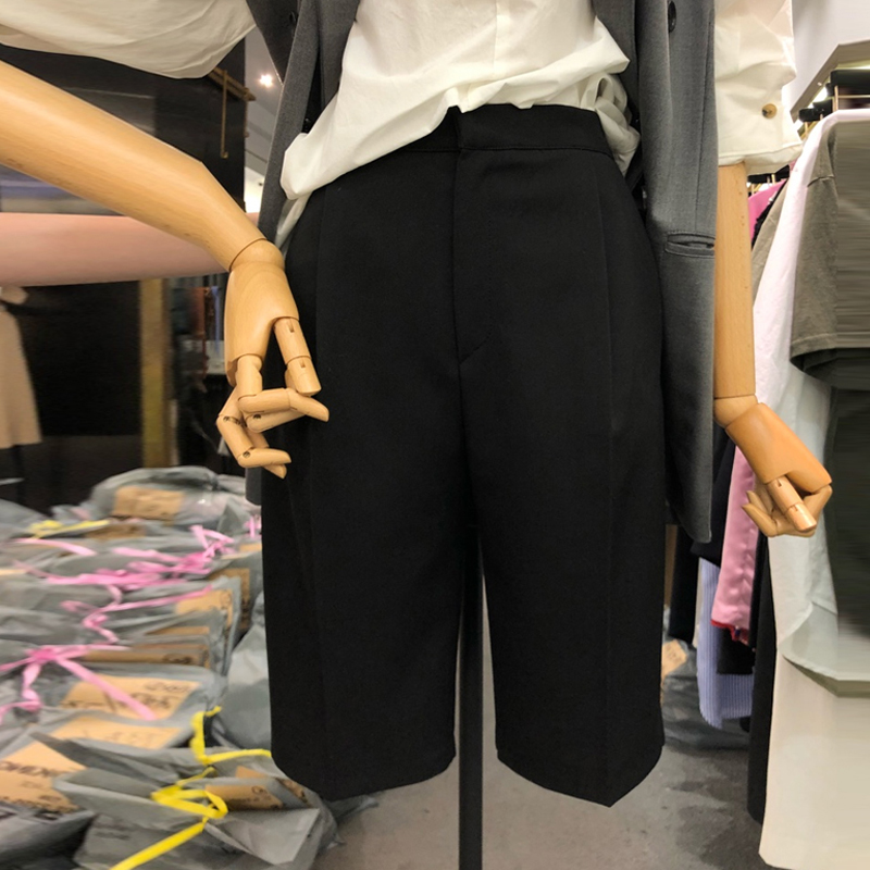 Năm điểm phù hợp với quần short nữ lỏng lẻo bf sinh gió eo cao thiết lập vào mùa xuân và mùa hè váy Hàn Quốc phiên bản của quần thẳng mỏng trung tính