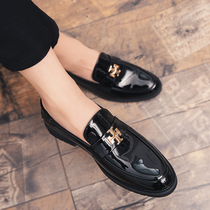 Pointed Small Leather Shoes Man Genuine Leather 1 Foot Pedal Korean Version Fashion Hairstylist Mens Shoes 100 Hitch Black Bright Face Bean Bean Shoes Man