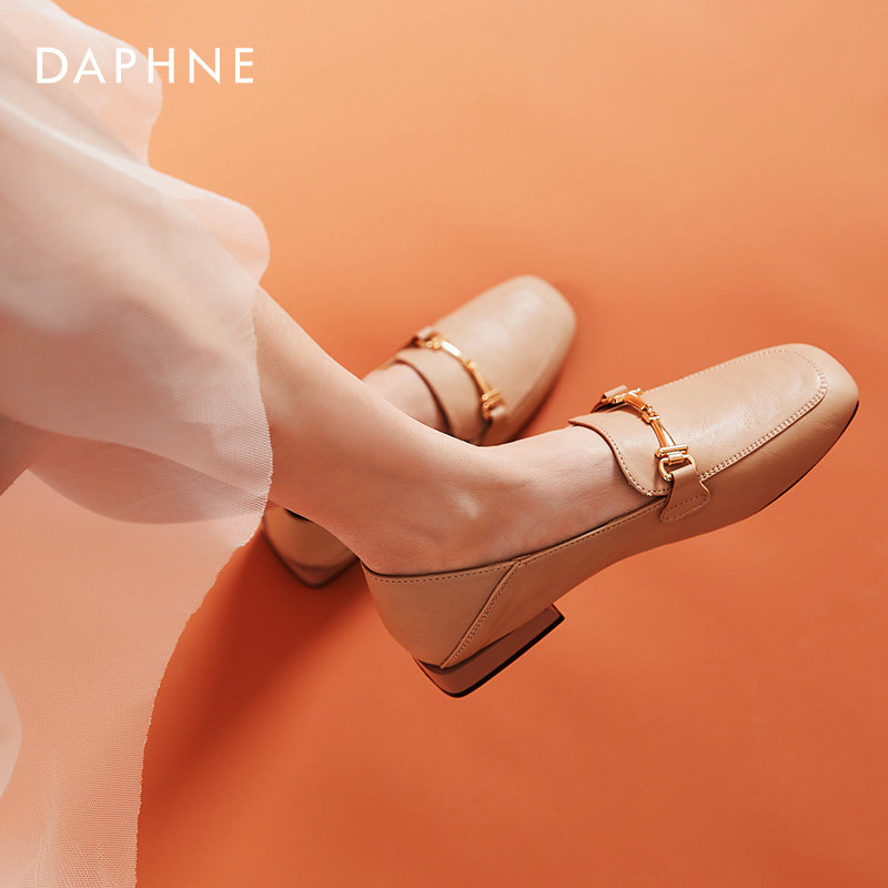 Daphne Brook Code Lego Shoes Woman with a foot pedal 2022 Chunqiu square head horse title button genuine leather flat bottom single shoe woman