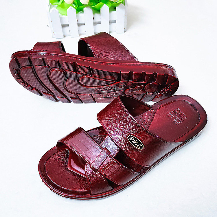 Middle-aged slippers male oil shoes daddy anti-slippers home wearing bathroom sandals thick solid plastic shoes summer
