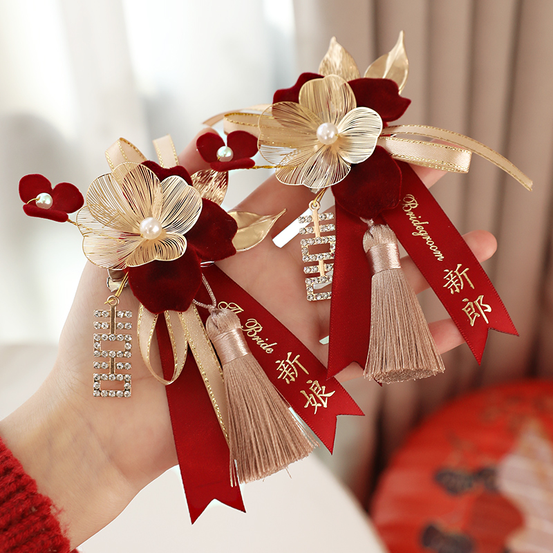 新郎新婦のウェディングコサージュとファミリーコサージュ、ウェディングブローチ、ピンフラワー、ウェディング用品のセットです。