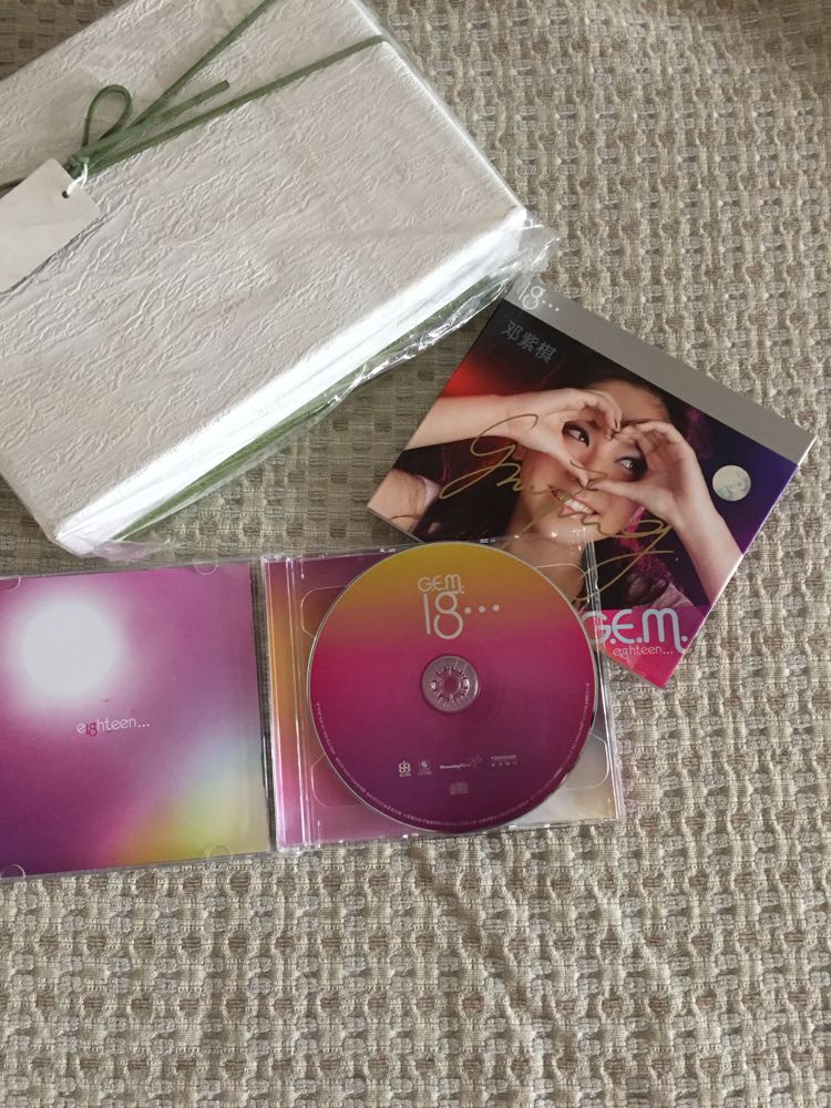 Genuine Deng Purple Chess Pro-Pen Signature Album Deng Ziqi 18 CD DVD Exquisite Lyrics