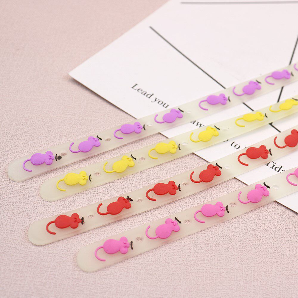 Pet silicone luminous bell collar for cats and dogs to prevent them from getting lost at night, luminous collar, light-absorbing neck collar accessory pic 6