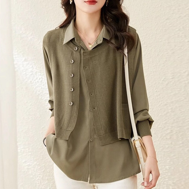 Knitted fake two-piece top for women, fashionable, age-reducing, spring and autumn style, high-end 2023 new vest shirt