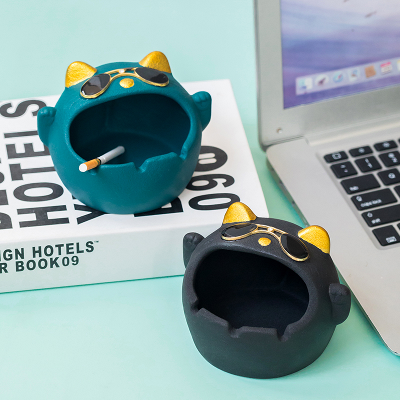 Creative Cute Cartoon Property Cat Smoking Ashtray Home Light Lavish Fashion Personality Trend Office Porcelain Smock Cylinder Pendulum