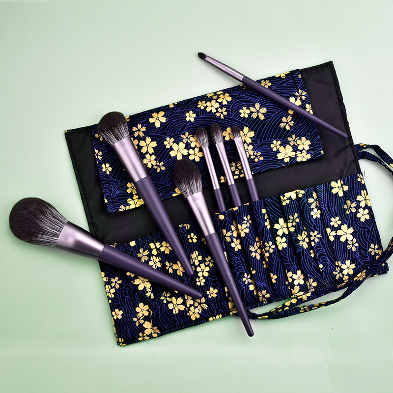 Aidolan 7 small grapes makeup brush sets Cangzhou supple soft eye shadow brushed powder blush brushed beauty makeup tool