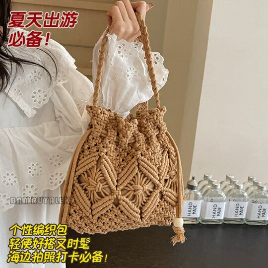 Woven Straw Bag Women's Summer Versatile 2025 New Fashion Niche Design Crossbody Bucket Bag Seaside Beach Bag