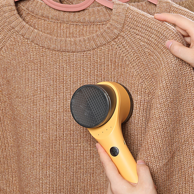 Japanese hair ball trimmer household rechargeable shaver clothes ball machine in addition to sucking and sticking hair removal artifact does not hurt clothes