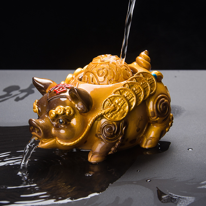 Colour changing tea spotting piece water jet small pig Merchants tea table tea table tea tray tea set accessories furnishing decoration pets can be raised