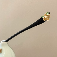 Бежевый, в цветочек