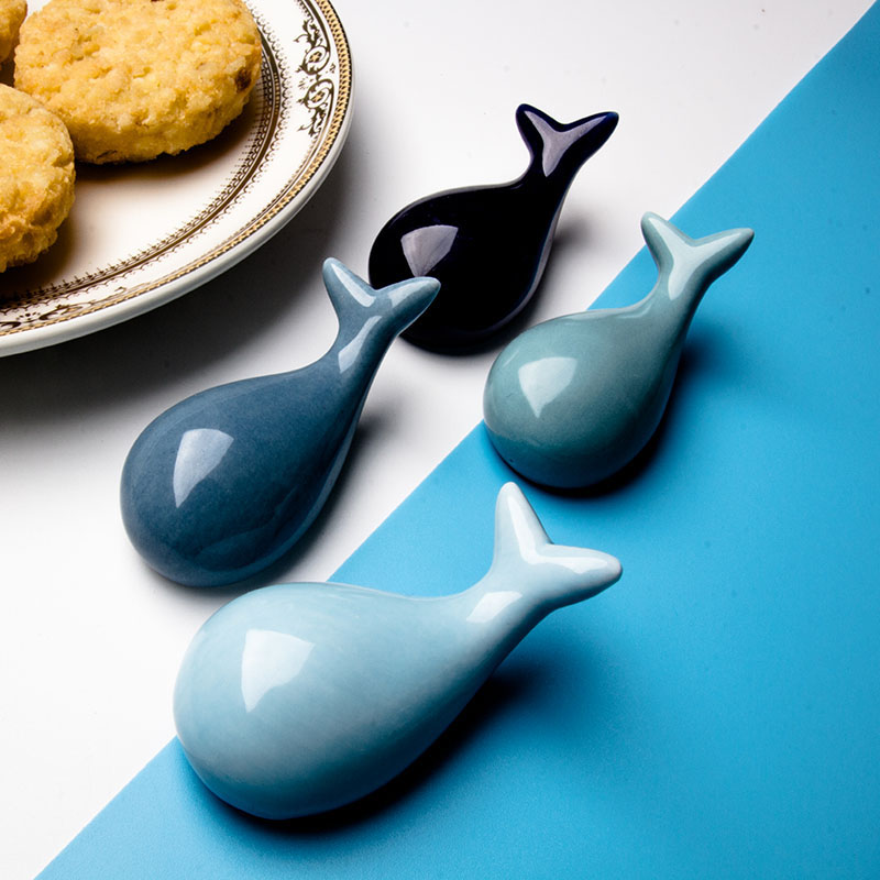 Chopstick rest chopstick rest household chopstick rest Japanese-style chopstick rest ceramic cute whale chopstick rest chopstick pillow