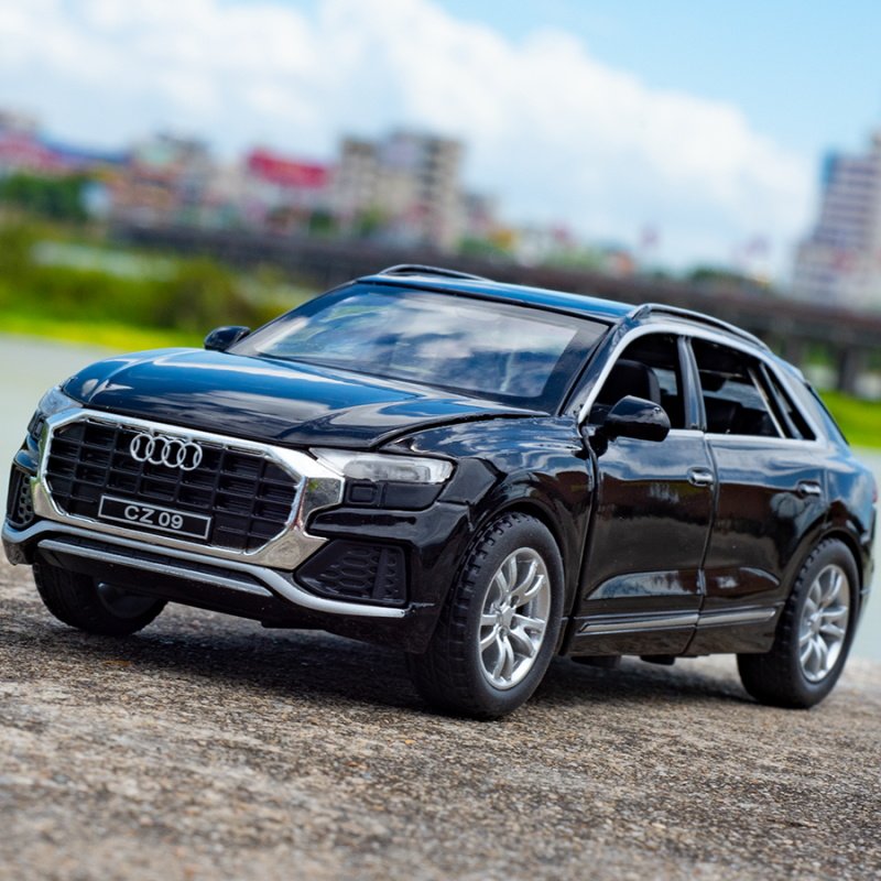 Simulation Audi Q8 car model alloy 1:32 sedan car model pendulum boy metal back force toy small car