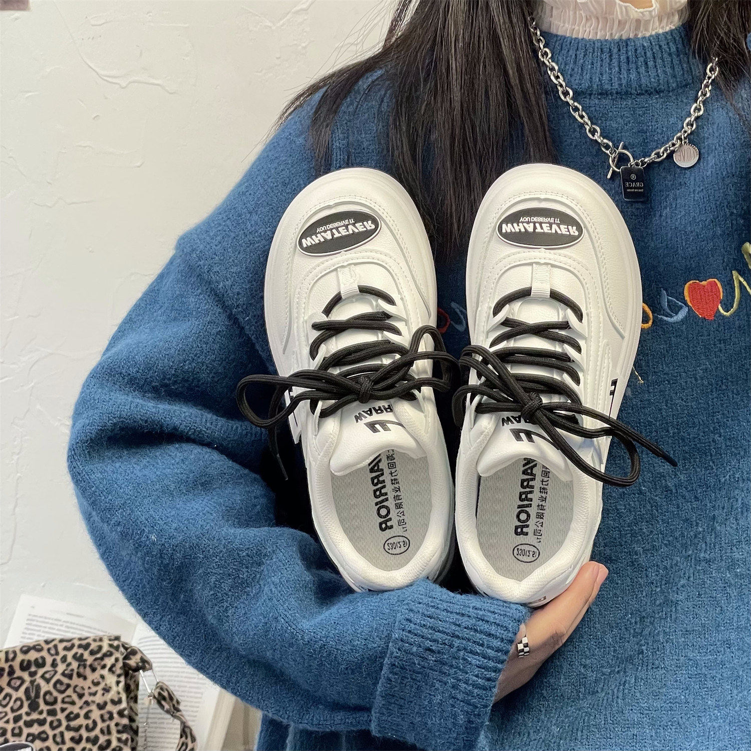 Small white shoes and summer 2022 new casual liner shoes student small design in big shoes