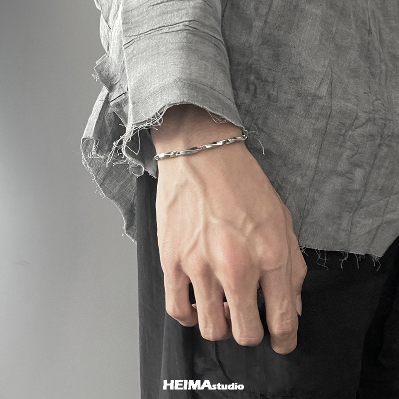 Non-Fading Titanium Steel Bracelet for Men, Trendy Brand, Simple and Unique Jewelry, Hip-Hop Niche Design, High-End Feel for Men Non-Fading Titanium Steel Bracelet for Men, Trendy Brand, Simple and Unique Jewelry, Hip-Hop Niche Design, High-End Feel for Men