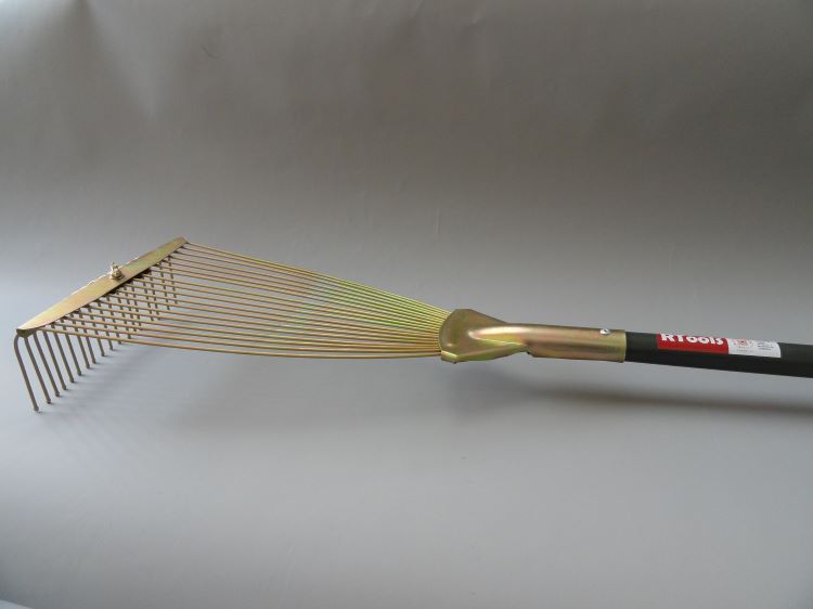 RTools export Japanese telescopic leaf rake steel wire Harrow iron handle rake adjustable gardening grass rake collecting deciduous weeds