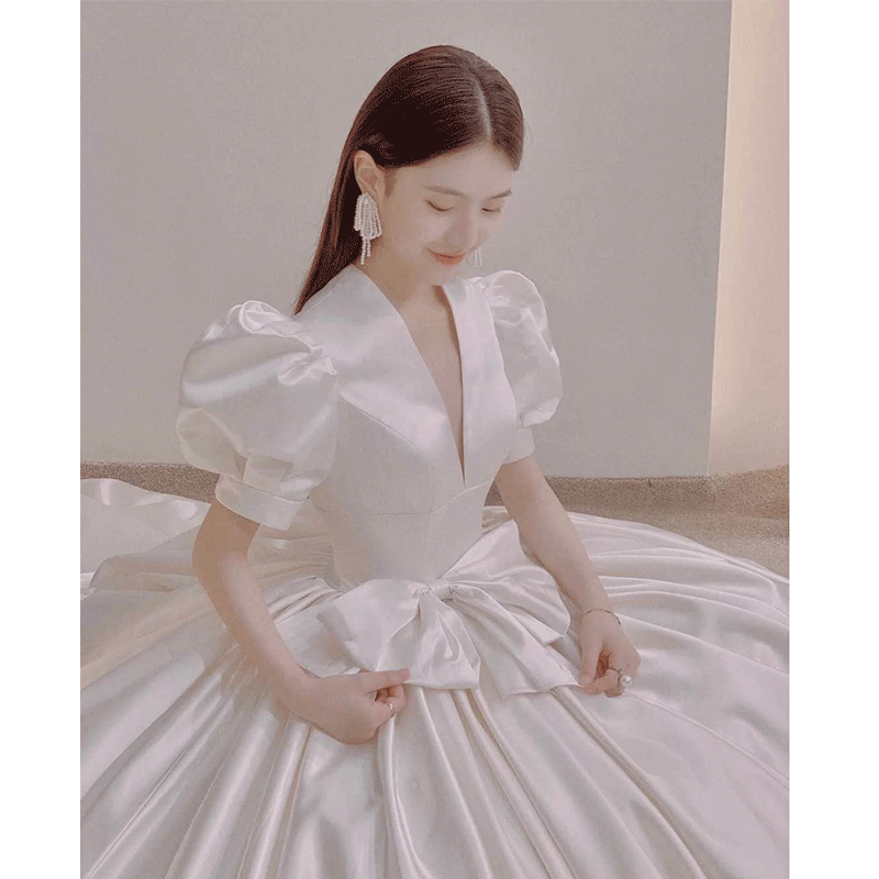Satin main wedding dress 2021 new small temperament bride Mori simple Hepburn tail super fairy dream