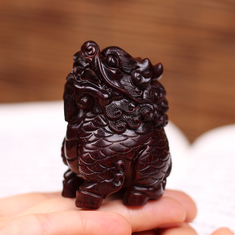 Indian small leafy purple sandalwood Artisanal Wood Sculptures Kirin handlebar piece text to play man to put a piece of animal swinging piece-Taobao