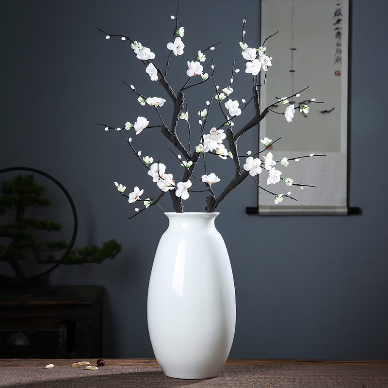 Jingdezhen ceramics European white vase is placed in the dry flower arranging hotel adornment of I sitting room living room